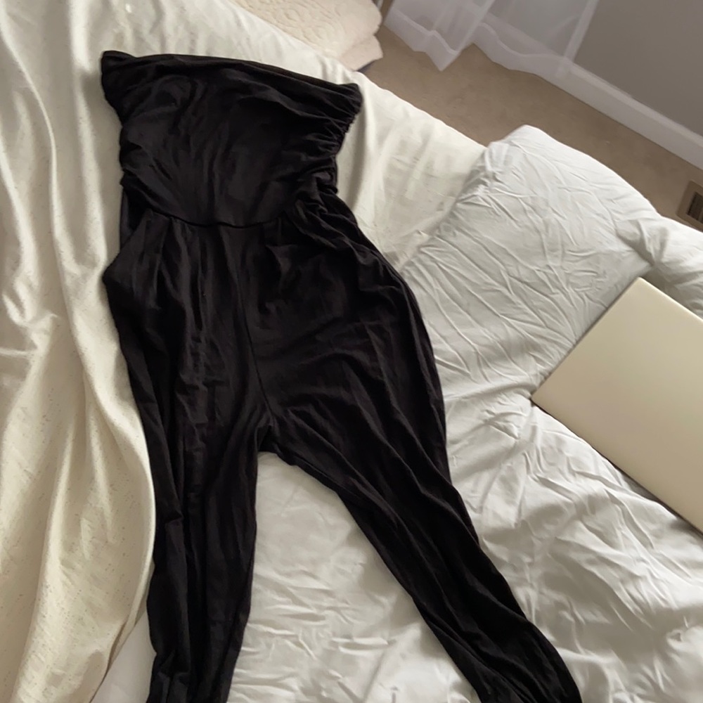 Black jumpsuit w pockets